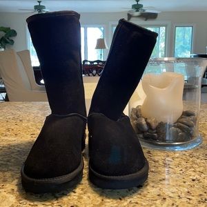 BRAND NEW UGG Classic Tall Boot in Black - size 10